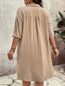 SHEIN CURVE+ 大尺碼女款優雅柔軟波西米亞風休閒正式婚禮純棉素色鈕扣開襟泡泡袖V領翻領夏季中長洋裝 米色 - 駝色 - 查看 2