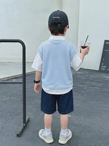 SHEIN Little Byeori 3件套儿童/青少年/女孩可爱小熊印花蓝色无袖背心、白色短袖衬衫和藏蓝色短裤套装，适合春夏季节日常穿着、上学、户外活动和运动。 - 藍色 - 查看 3