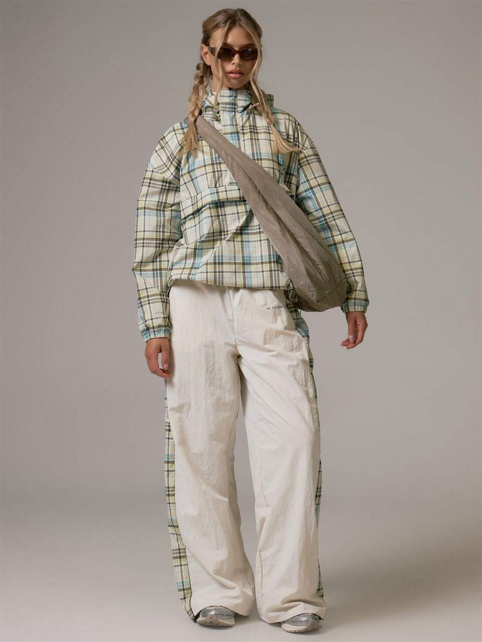 Sport Multicoloured Checkered High Neck Pocket Detail Front Oversized Hooded Light Weight Sport Jacket