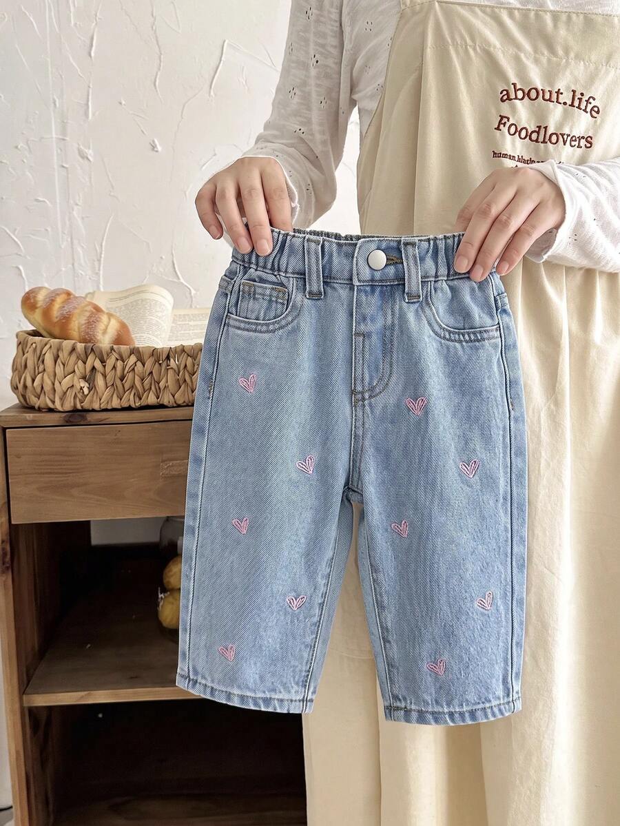 SHEIN LMoss Kids 女嬰彩色愛心刺繡圖案藍色牛仔寬鬆錐形長褲 - 淺色水洗藍 - 查看 1