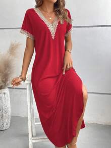 SHEIN LUNE 撞色蕾丝开叉大腿 T 恤连衣裙，适合新年服装长款女装 - 紅色 - 查看 5