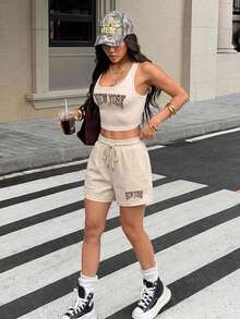SHEIN EZwear 女款 95% 棉休閒極簡復古豹紋紐約字母圖案圓領修身背心與抽繩短褲兩件套 - 杏色 - 查看 3