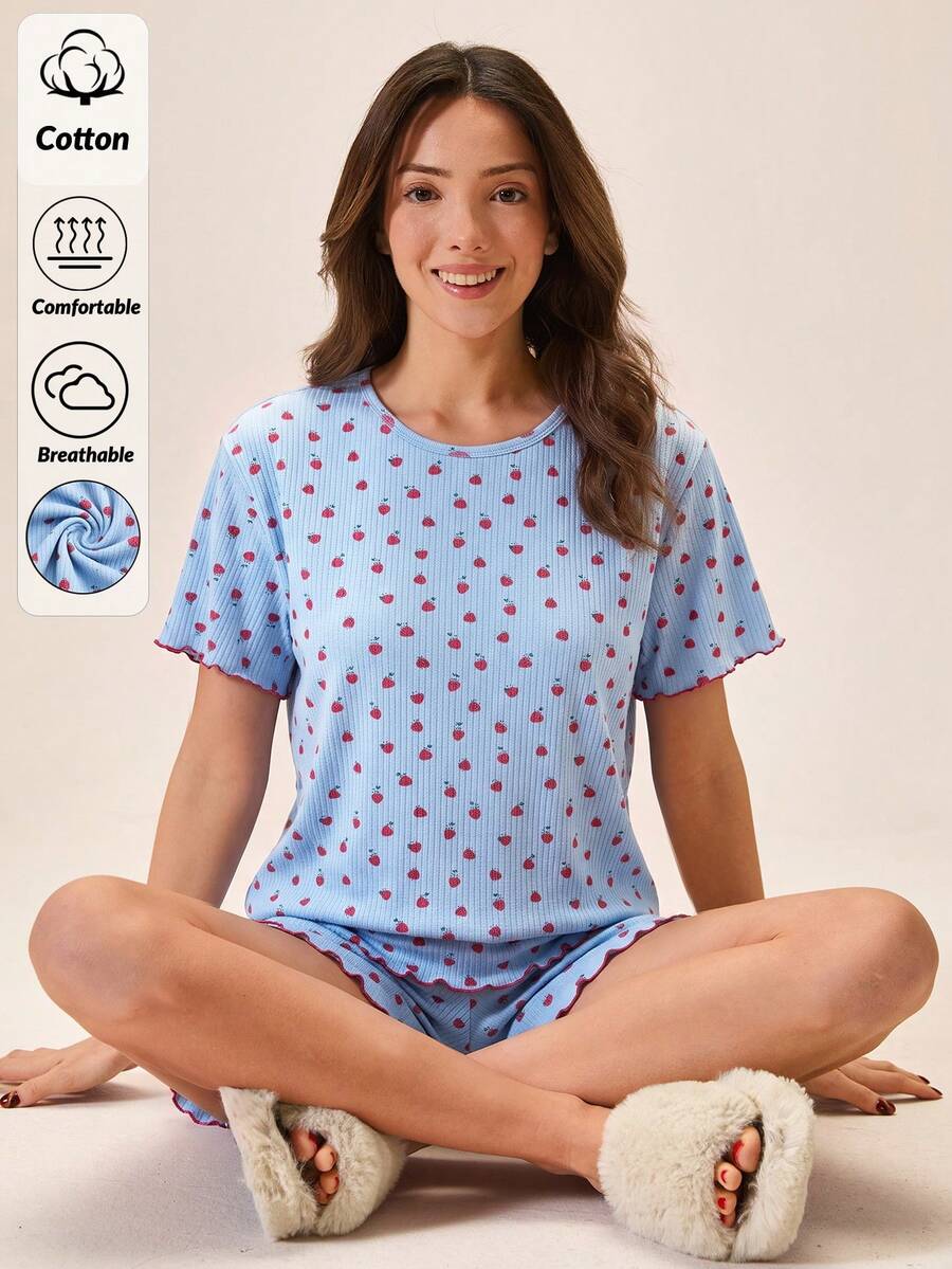 SHEIN مجموعة بيجامة كاجوال للسيدات مكونة من قطعتين (توب وشورت) من القطن المحبوك بتفاصيل غرزة ذات لون متباين مع طباعة الفراولة، ياقة دائرية وأكمام قصيرة، لون أزرق، للراحة المنزلية - الأزرق - مشاهدة 1
