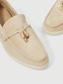 Sleekvia Sepatu Loafer Wanita Berbahan Beludru dengan Hiasan Gesper Logam dan Ujung Bulat, Cocok untuk Penggunaan Sehari-hari, Perjalanan, Pesta, Perjamuan, dan Aktivitas Luar Ruangan. - Aprikot - View 8