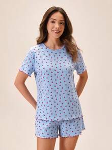 SHEIN مجموعة بيجامة كاجوال للسيدات مكونة من قطعتين (توب وشورت) من القطن المحبوك بتفاصيل غرزة ذات لون متباين مع طباعة الفراولة، ياقة دائرية وأكمام قصيرة، لون أزرق، للراحة المنزلية - الأزرق - مشاهدة 5