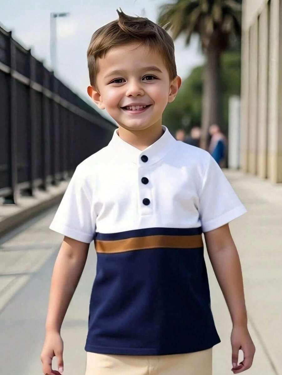 SHEIN 1件男童针织舒适短袖polo衫,时尚运动撞色设计,适合春夏穿着,宽松版型,是度假、海滩、休闲外出的理想之选。 - 藍白色 - 查看 1