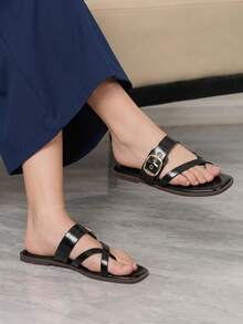 Sleekvia Ladies Comfortable Flat Wear-Resistant Versatile  Metal Outdoor Flip-Flops Slippers - Black - View 4