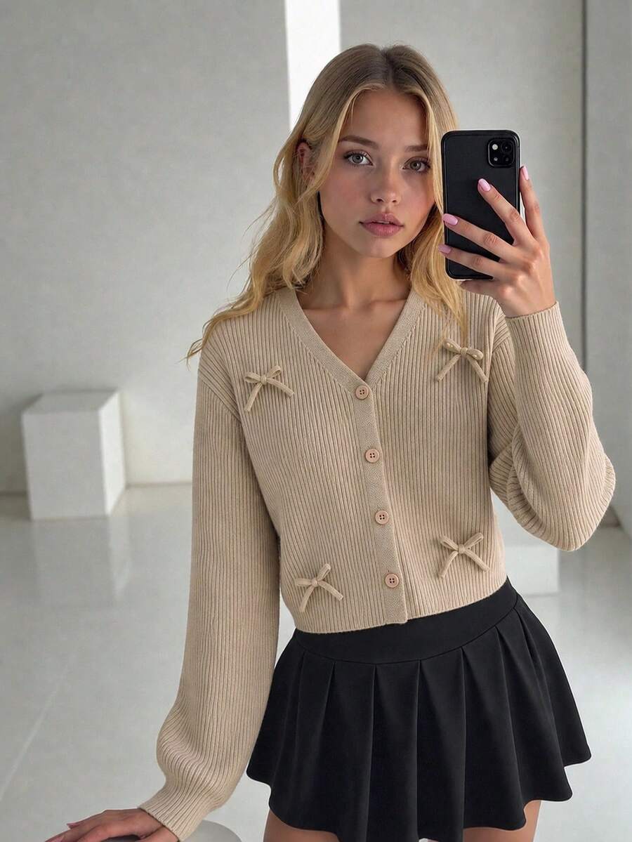 SHEIN (Tween Girl) 卡其色薄款蝴蝶結針織開襟衫,適合搭配細肩帶洋裝與上衣,可作為外套或單穿,手工鑲飾蝴蝶結 - 卡其色 - 查看 1