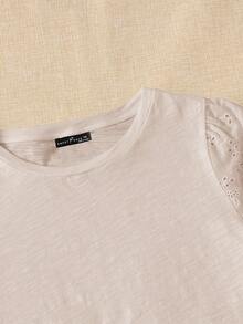 SHEIN LUNE 大尺碼女款拼接鏤空刺繡短袖休閒T恤 - Volcanic Gray - 查看 5