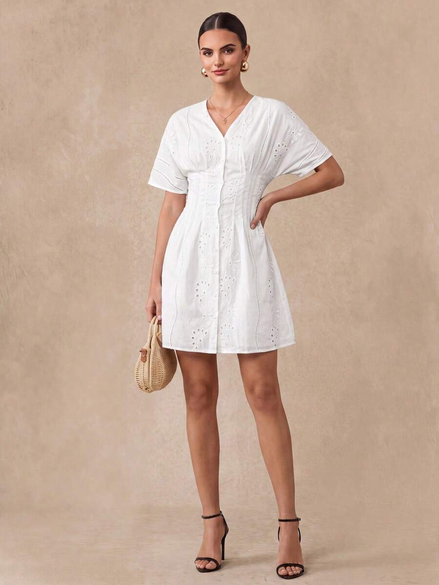 Almamuse فستان فضفاض للنساء ذو فتحة أمامية وياقة على شكل حرف V وأكتاف متساقطة، مطرز باللون الأبيض - أبيض - مشاهدة 1