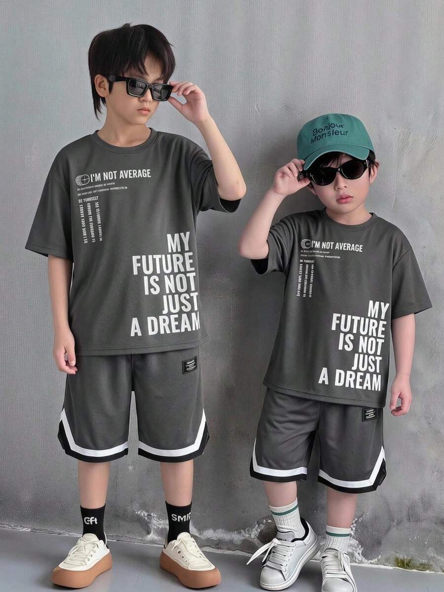 SHEIN Little Byeori 青少年男孩休閒街頭風字母印花圓領套頭短袖寬鬆T恤與針織短褲2件套，適合日常穿著、運動、外出、學校、聚會、假期、表演、拍照、返校季、春夏、畢業，男孩套裝，夏季穿搭