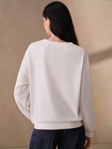 Anewsta Sudadera de cuello redondo de manga larga con estampado de patrón de concha y remaches para mujer - Blanco - Ver 3