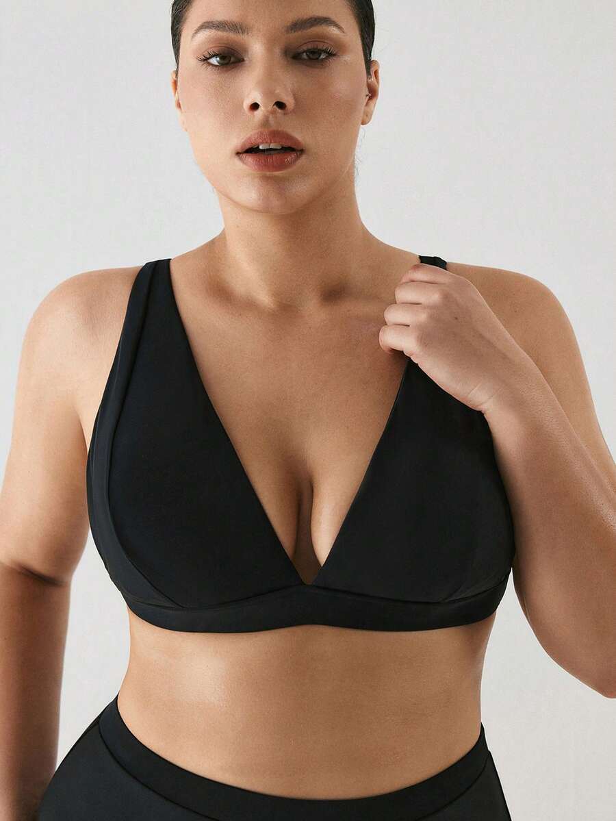 YARNWELL Plus Size Women's Solid Color Bikini Swimwear Top, Suitable For Summer Vacation And Beach