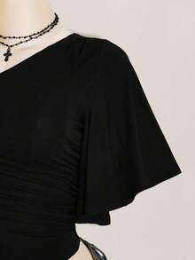 SHEIN ICON Y2K 性感女款黑色純色不對稱單肩荷葉邊短袖上衣 - 黑色 - 查看 5