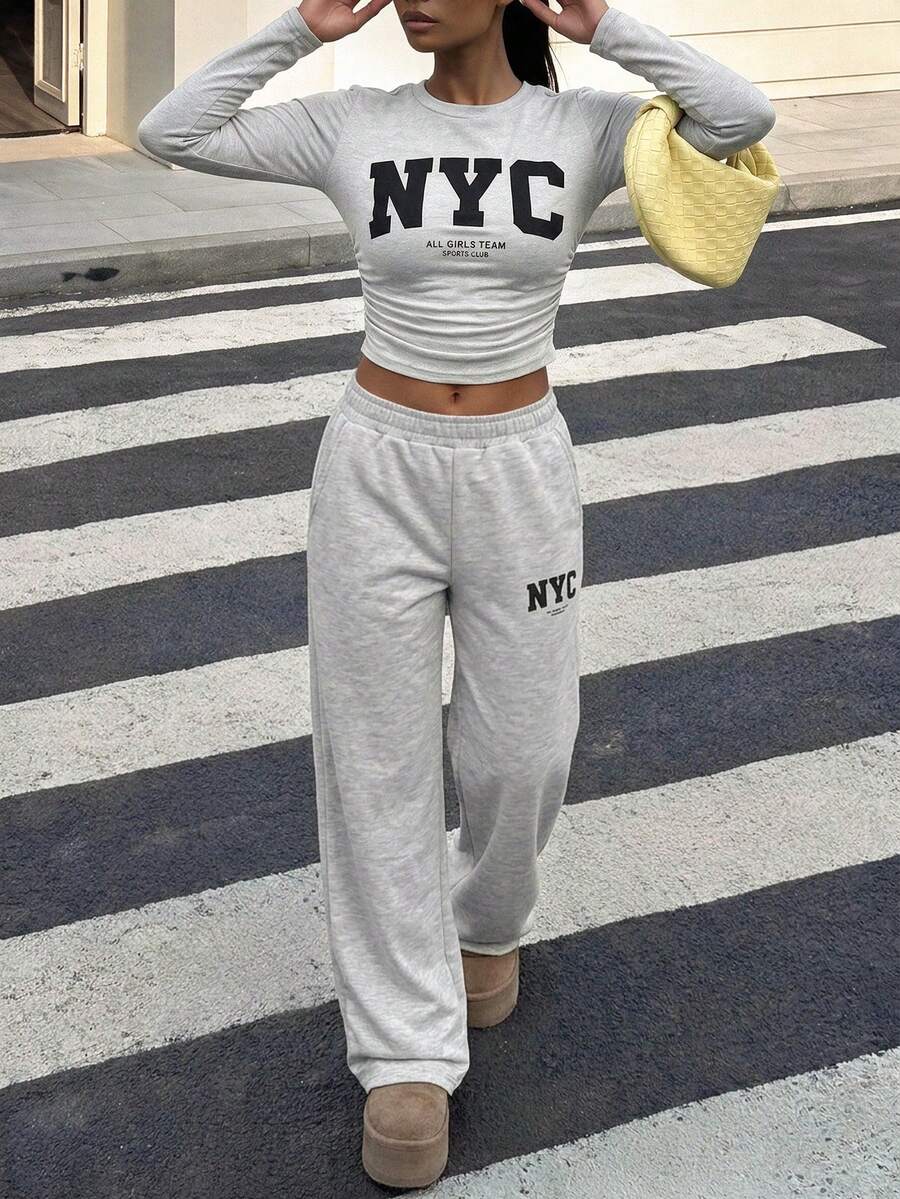 SHEIN Tween女孩適用 NYC圖案長袖上衣與長褲兩件套,淺灰色,百搭秋冬套裝 - 灰色 - 查看 1