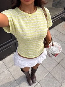 Siren Gaze 休閒極簡風黃色與白色條紋收腰女款T恤，適合春夏，百搭風格，度假穿搭 - 黃色 - 查看 4