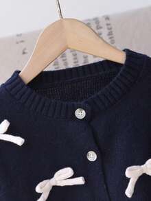 SHEIN Playful Pals 女童秋冬時尚手工蝴蝶結針織長袖開襟毛衣 - 藏蓝色 - 查看 5