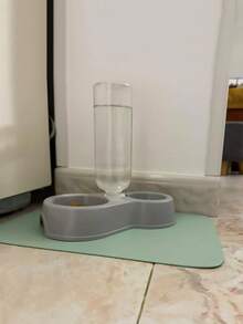 带饮水器的双碗宠物喂食器 - 塑料猫狗食盘套装，柔和便携设计，防漏 - 彩色 - 查看 3