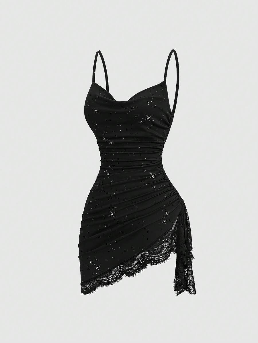 SHEIN Tall Gaun Mini Pendek Hitam Seksi Model Musim Panas untuk Wanita dengan Tali Bahu Tipis, Kerah Model Cowl, Hiasan Renda Kontras, Detail Kerut, Tali Serut, dan Hem Asimetris yang Melangsingkan. - Hitam - View 1