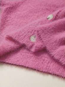 SHEIN Tween女孩秋冬針織開襟毛衣新品，獨特設計，毛茸茸質感，可搭配T恤、背心、細肩帶洋裝、芭蕾舞裙、洋裝等，清新亮眼且風格鮮明，適合家庭時光、聚會、戶外活動與假期派對，ICON女孩必備 - 玫紅色 - 查看 4