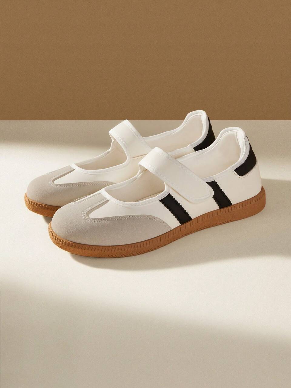 CUCCOO EASI Women's Low Vamp Round Toe Flat Bottom Casual Sports Shoes Simple And Comfortable PU Artificial Leather Gray White Casual Sports