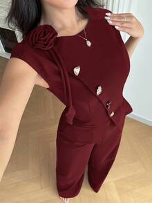 Modelyn 新款纽扣装饰3D花朵背心和通勤优雅阔腿裤套装 - 酒紅色 - 查看 3