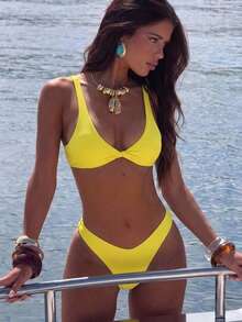 Swim Basics 女士纯色休闲比基尼三角裤泳装套装，比基尼套装，女士泳装比基尼套装，两件套，Zestiva 斑马纹比基尼套装，黄色泳装，女士聚拢泳装，一口价女士泳衣 - 鵝黃色 - 查看 2