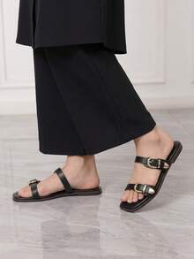 Sleekvia Ladies Comfortable Flat Wear-Resistant Versatile Metal Outdoor Flip-Flops Slippers - Black - View 3