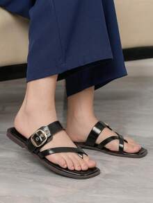 Sleekvia Ladies Comfortable Flat Wear-Resistant Versatile  Metal Outdoor Flip-Flops Slippers - Black - View 1