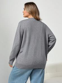 SHEIN CURVE+ 素色休閒寬鬆柔軟優雅版型長袖大尺碼針織開襟衫，秋季辦公正式居家約會商務灰色冬季款 - 深灰色 - 查看 2