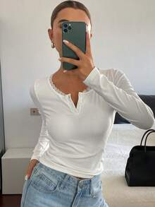 DAZY 女款純色修身長袖圓領拼接蕾絲休閒性感度假打底上衣 春秋季 T-shirt - 白色 - 查看 2