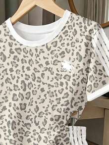 Vintage Light Leopard Print Grey & White Sporty Striped Teen Girl Casual Minimalist Loose Crew Neck Short Sleeve T-Shirt & Loose Shorts 2-Piece Set, Suitable For Spring/Summer Outdoor Picnic, Outing, Street Style, Campus, Chill Chill, Back To School, Y2K - Multicolor - View 3