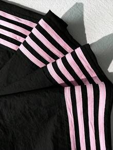 SHEIN 青少年女孩黑色與粉色側條紋彈性腰寬鬆休閒街頭風運動長褲，適合學校秋季穿著 - 黑色 - 查看 4