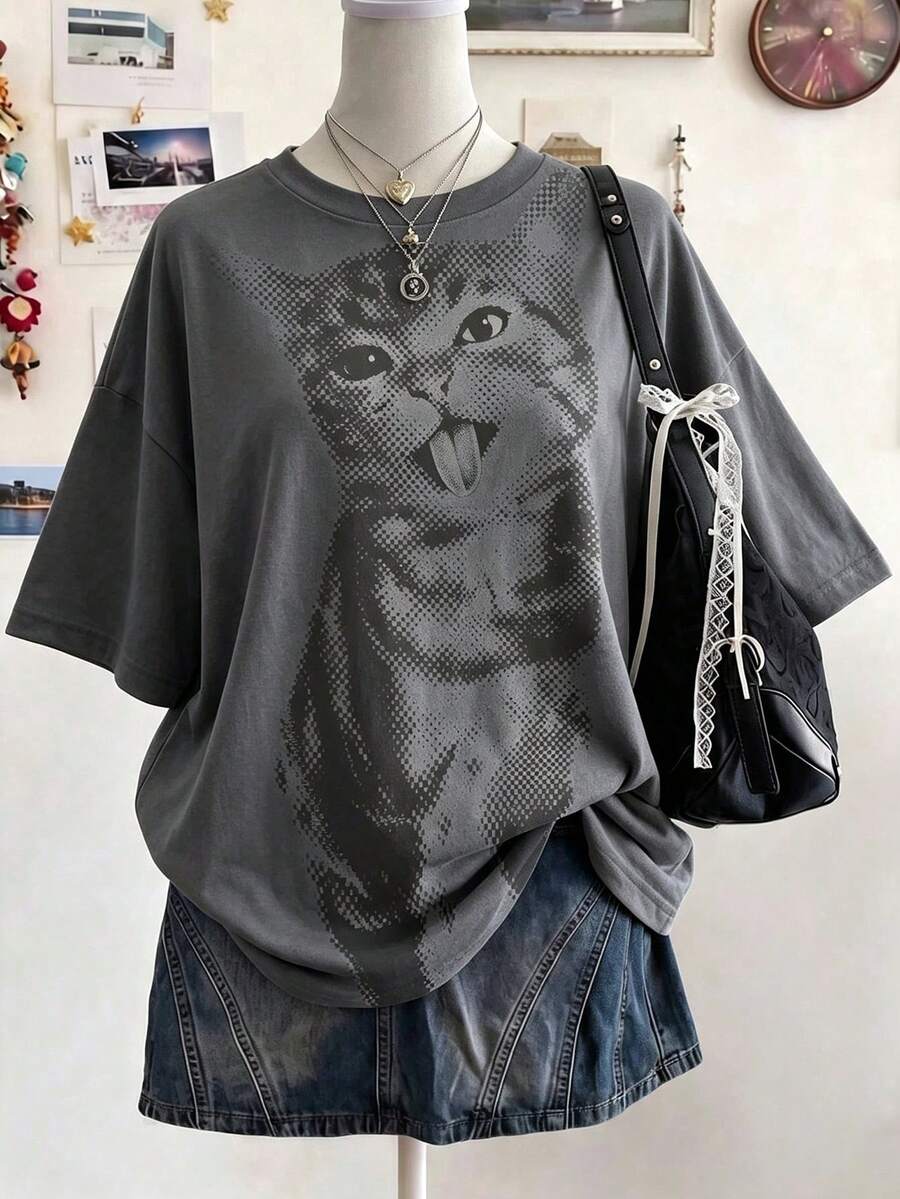 Lalippa 美式復古波點吐舌貓咪印花寬鬆圓領深灰色短袖大尺碼T恤 - 彩色 - 查看 1