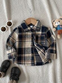 SHEIN Playful Pals 1件幼童男孩格紋襯衫 學院風棕色卡其格紋蘇格蘭格 胸前口袋長袖翻領 輕便生日派對秋季慢跑工裝舒適襯衫外套 - 彩色 - 查看 4