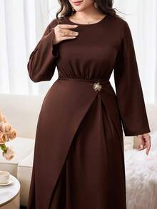 Veilorie Plus Size Metal Flower Decor Ruched Waist Long Sleeve Dress - Coffee Brown - View 6