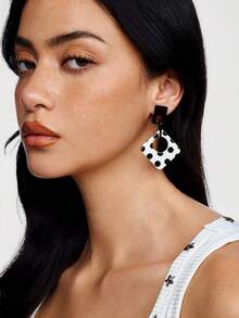 Kryxie 1 Pair Fashionable Elegant Exaggerated Polka Dot Geometric Earrings - Black and White - View 5