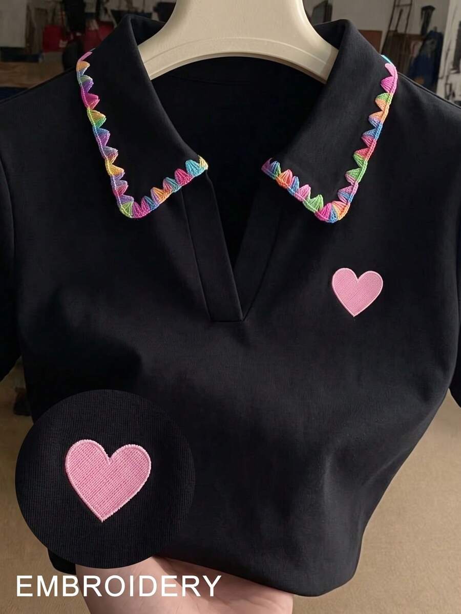 Resyla 女童彩虹飾邊翻領粉色愛心刺繡修身V領黑色短袖 Polo 上衣 - 彩色 - 查看 1