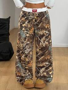 Coolane Pantalones casuales de pierna ancha con estampado de ramas de árbol de otoño - Verde militar - Ver 1