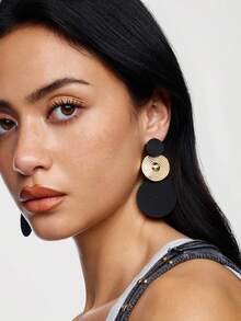 Kryxie 1 Pair Fashionable Exaggerated Round Embossed Earrings - Black - View 5