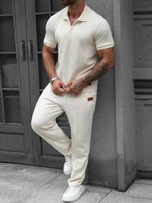 Manfinity CasualCool 男士春夏高品質 Polo 套裝，熱銷舒適斜紋素色提花布料，經典短袖拉鍊 Polo 衫 + 抽繩鬆緊腰長褲，休閒度假、極簡辦公、朋友約會、派對聚會、宴會，適合正式或非正式場合，極簡熱銷百搭風格，適合自穿或送給朋友 - 米色 - 查看 6
