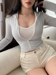 DAZY 春秋款白色細條紋吊帶背心＋開襟連帽外套2件組長袖女款T恤套裝 - 白色 - 查看 6