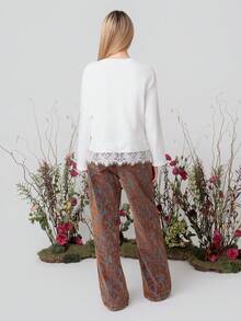 PRISCILA ESCOTO PRISCILA ESCOTO 2026 SS Spitze Patchwork T-Shirt, Damen Casual Urlaubs Party Tops, elegante leichte Strickbluse, Rundhalsausschnitt, Weiß, minimalistisches Design, geeignet für Büro, Lässig, Urlaub, Party - Weiss - Übersicht 3