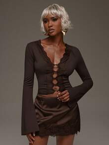 Normani ملابس علوية نسائية بلون موحد مع دانتيل متباين، بياقة V عميقة وأكمام طويلة، بتصميم مثير - قهوة بني - مشاهدة 6