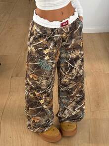 Coolane Pantalones casuales de pierna ancha con estampado de ramas de árbol de otoño - Verde militar - Ver 2