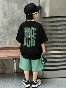 男童字母印花宽松T恤搭配绿色短裤休闲装 - 彩色 - 查看 1