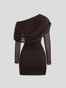 Sweetra Desain Busana Awal Musim Gugur Maillard Cokelat Tua Leher Asimetris Bahu Terbuka Jala Berkerut Pas Badan 2 In 1 Gaun Wanita Lengan Panjang Seksi untuk Klub Malam - Coklat - View 2