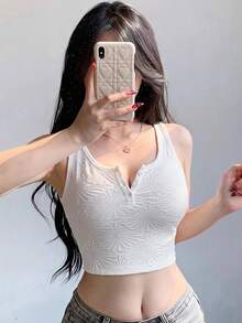 Joudiya 女款法式風情短版性感鈕扣半開襟壓紋背心，白色夏季夜店穿搭 - 白色 - 查看 2