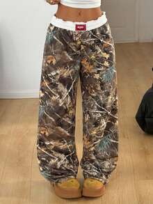 Coolane Pantalones casuales de pierna ancha con estampado de ramas de árbol de otoño - Verde militar - Ver 3