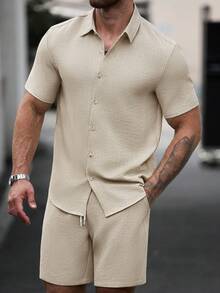 Manfinity CasualCool 男士卡其色紋理條紋單排扣成熟休閒短袖襯衫與鬆緊腰短褲套裝 - 卡其色 - 查看 5